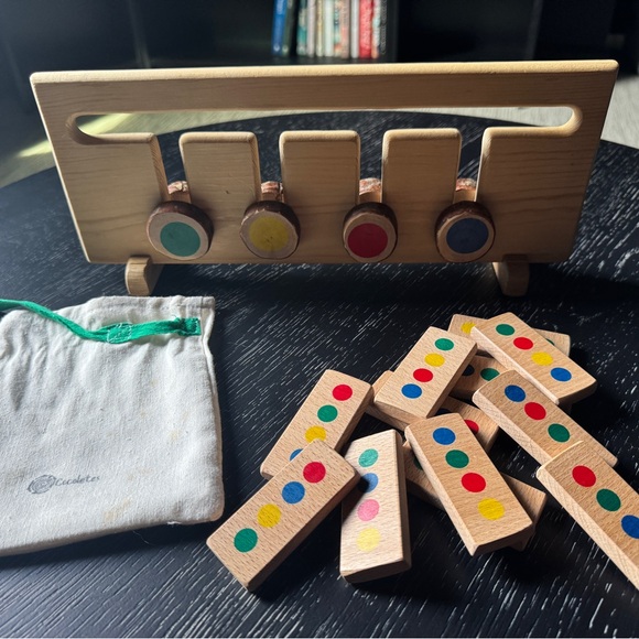 Wooden Strategy Game with Arrows - Picture 2 of 4